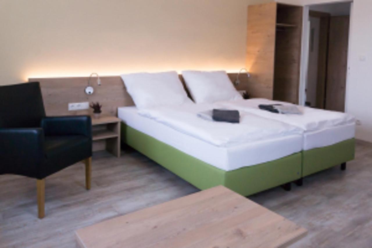 Bauers Gaestehaus Obersiebenbrunn Luaran gambar