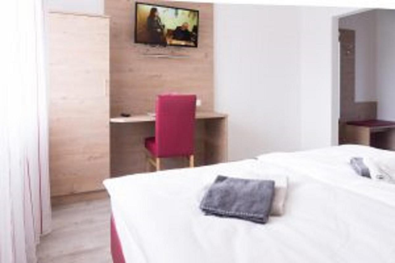 Bauers Gaestehaus Obersiebenbrunn Luaran gambar