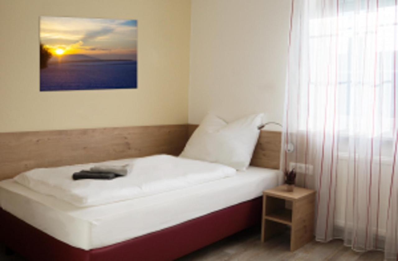 Bauers Gaestehaus Obersiebenbrunn Luaran gambar